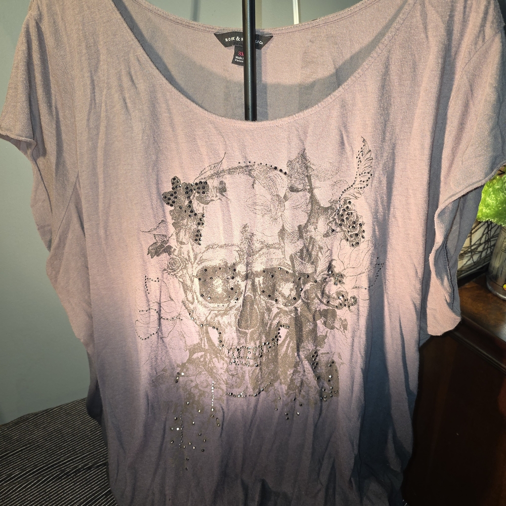 Rock & Republic Lavender Skull Graphic Tee